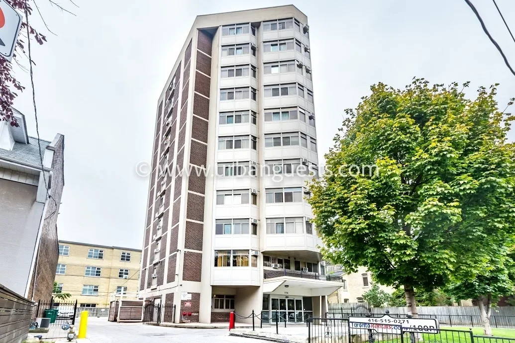 FURNISHED STUDIO APARTMENT IN DOWNTOWN TORONTO